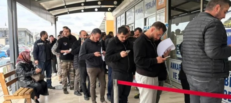 APP Plakaya Ağır Ceza: Sürücüler Plaka Değişimine Koştu