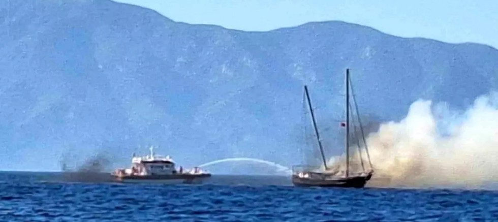 Bodrum'da Polonyalı Turistlerin Teknesi Yandı