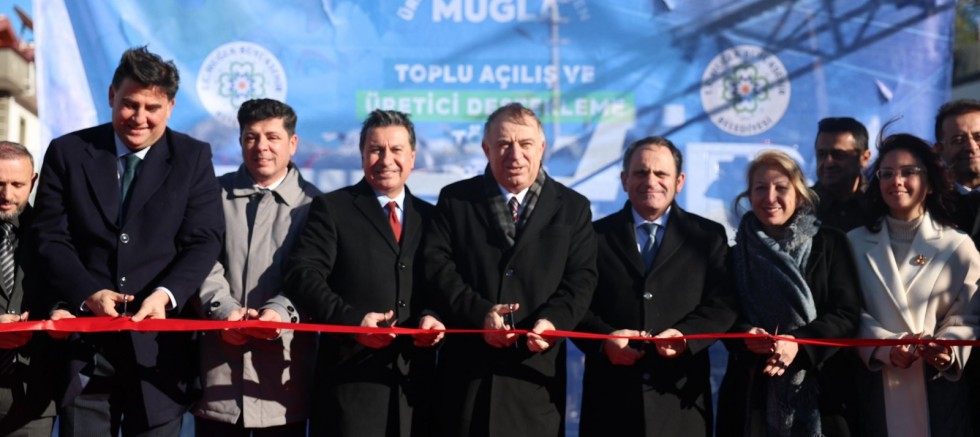                                                                                                                                                                                                      Büyükşehir’in Yatırımları Seydikemer’de Düzenlenen Toplu A