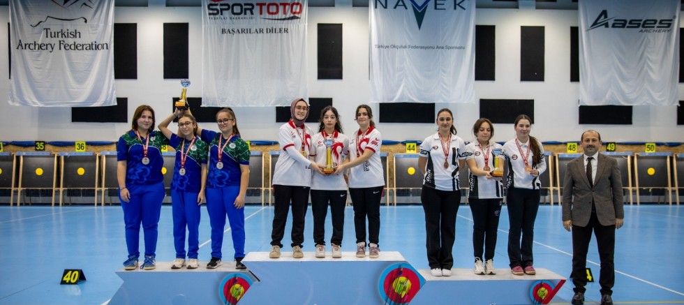 Büyükşehir Okçularından Kış Kupası’nda Şampiyonluk ve Gümüş Madalyalar