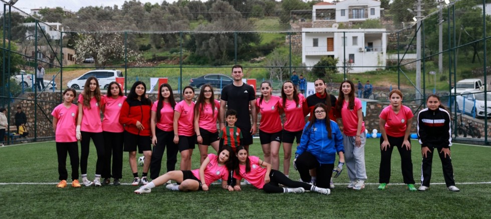 Çiftlik Halı Saha Tesisleri Vatandaşların Kullanımına Açıldı