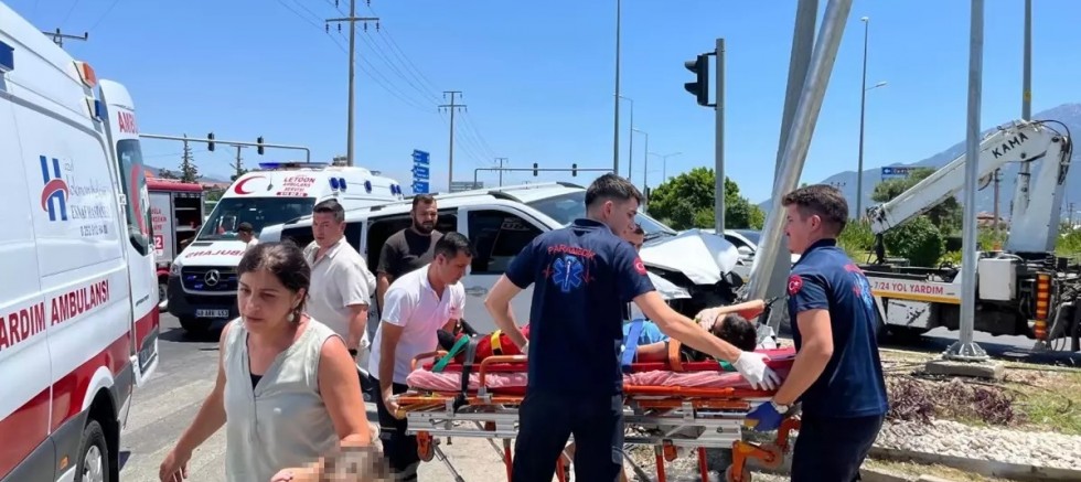 Fethiye'de Kaza: 12 Yaralı