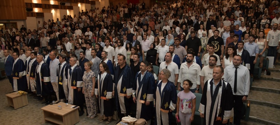İİBF'de Gurur Günü: Mezuniyet Coşkusu Yaşandı                   Bir Fakülte Daha Gençlerini Uğurladı: MSKÜ İİBF’de Mezuniyet Töreni