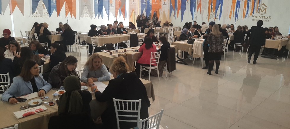 KÖKLERDEN GELECEĞE GÜÇLÜ MESAJ: AK PARTİ KADIN KOLLARI MUĞLA’DA BULUŞTU 