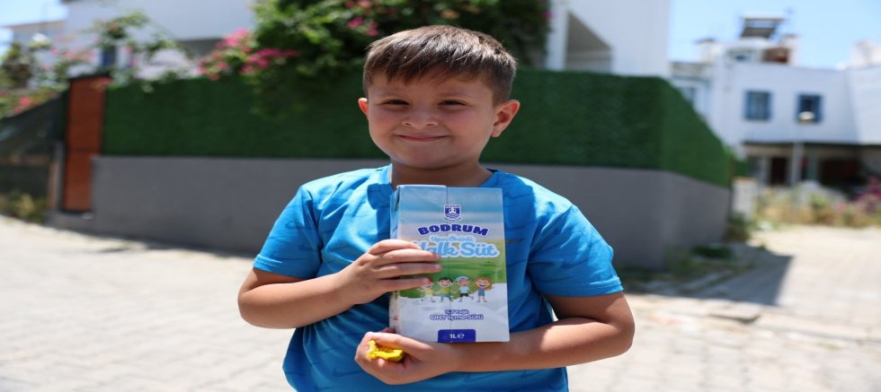 Bodrum Belediyesinden Çocuklara Süt Desteği