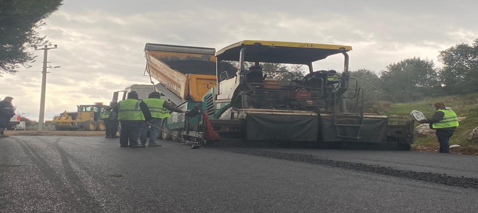 Büyükşehir Datça’da 53 Bin Metrelik Yol Ağını Yeniliyor