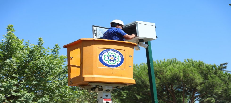 Büyükşehir’den Parklara Kameralı Güvenlik ve Ücretsiz Wi-Fi