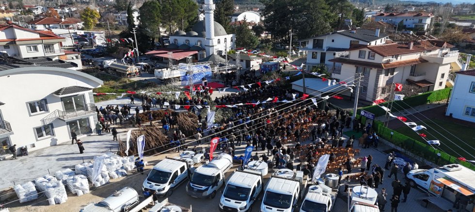                                                                                                                                                                                                      Büyükşehir’in Yatırımları Seydikemer’de Düzenlenen Toplu A