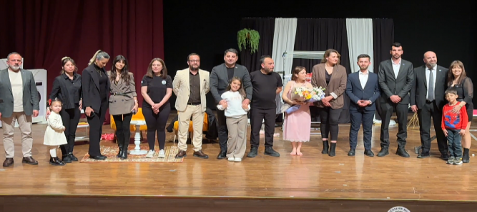 “Dört Duvar” Menteşe’de Sahnelendi  