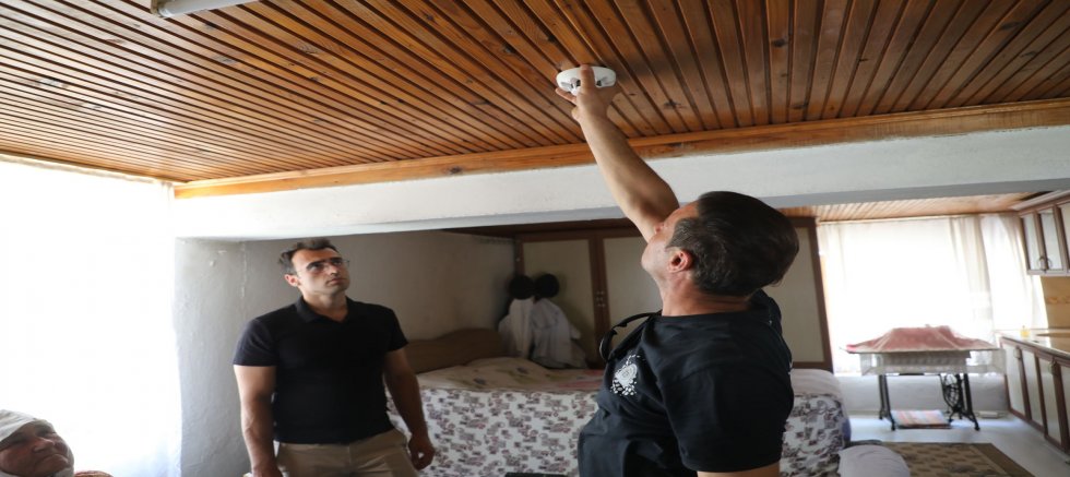 Kırsaldaki Çınarlar’a Duman Dedektörü 