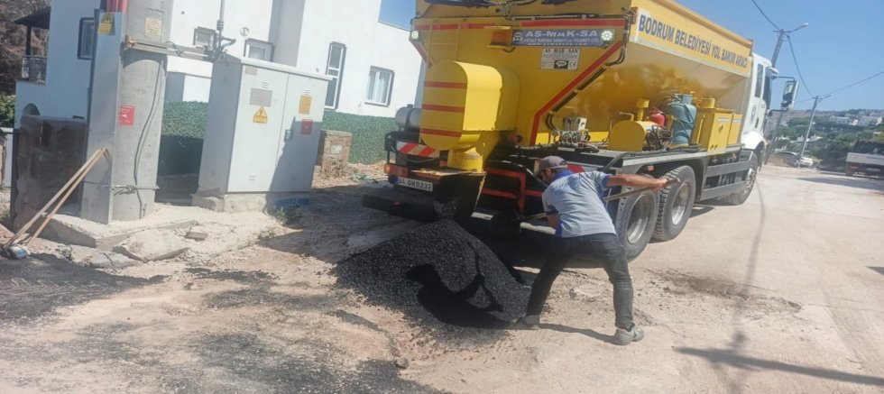 Küçükbük’te Üstyapı Çalışmaları Sürüyor