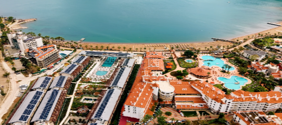 MARMARİS’TE SEZON İNGİLİZ TURİSTLERLE AÇILDI