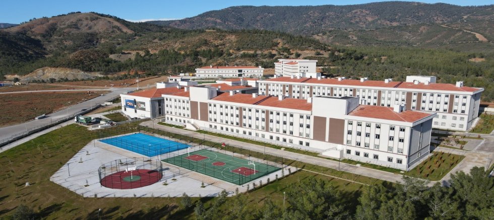 Muğla’ya son 3 yılda yaklaşık 4 milyar TL spor yatırımı yapıldığını açıkladı.