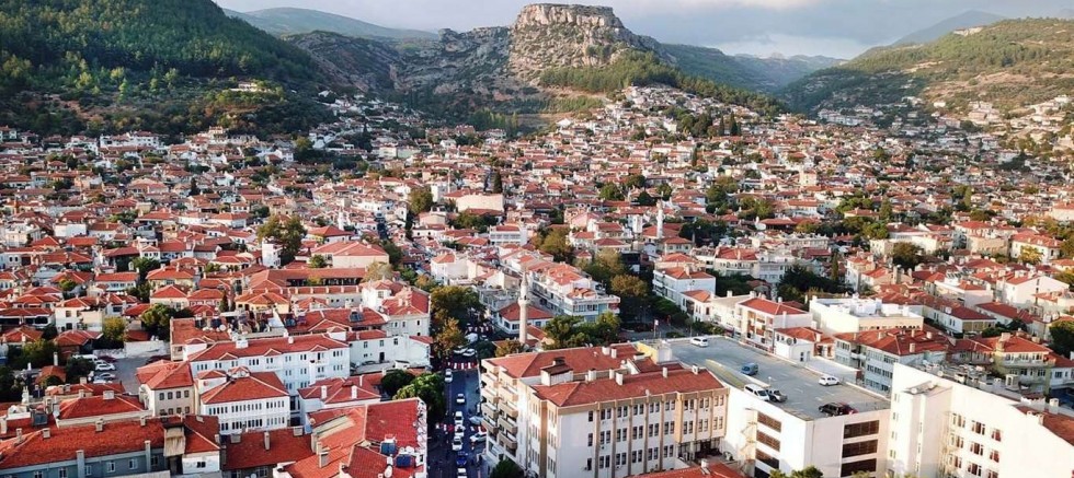MUĞLA’NIN GÖÇ TABLOSU AÇIKLANDI: KENTE GELENLER GİDENLERİ GEÇTİ