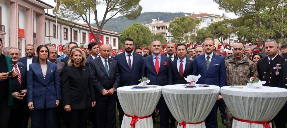MUĞLA VALİLİĞİ’NDE BAYRAMLAŞMA YOĞUN KATILIMLA GERÇEKLEŞTİ