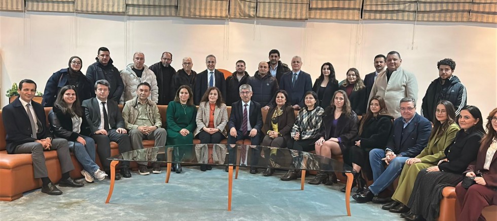 REKTÖR KAÇAR BASINLA BULUŞTU