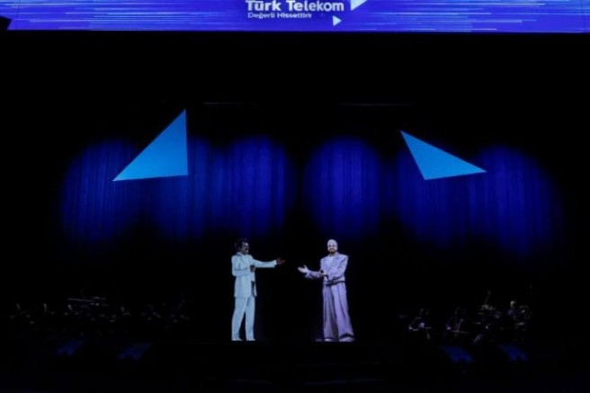 SEFO KONSERİNDE 5G’Lİ HOLOGRAM SÜRPRİZİ