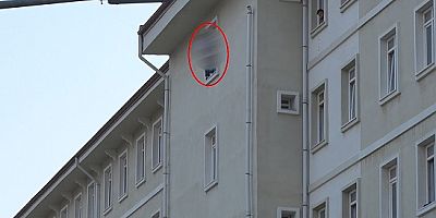 4. KATTAN ATLAYAN GENÇ HAYATINI KAYBETTİ