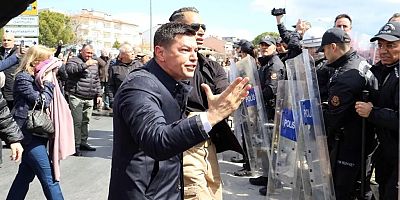 Acar Ünlü’ye Direnme Suçundan Beraat, Hakaretten Para Cezası