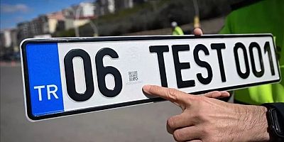 APP Plakalara 1 Nisan Uyarısı