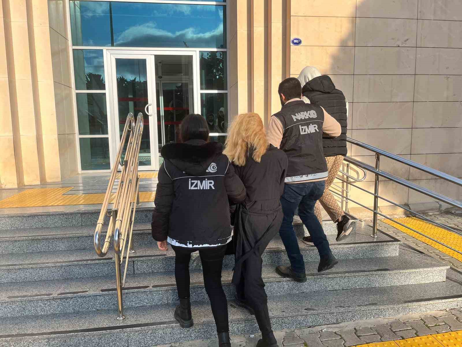 İzmir’De ‘Narko-Terör’ Operasyonunda 40 Gözaltı