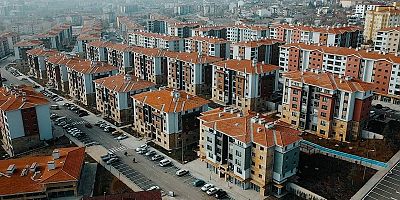 Konut fiyatları arttı, reel bazda geriledi