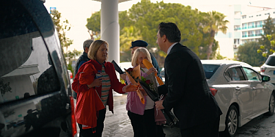 MARMARİS’TE SEZON İNGİLİZ TURİSTLERLE AÇILDI