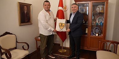 Muğlalı Bisiklet Takımını Başkonsolos Tolga Orkun Karşıladı