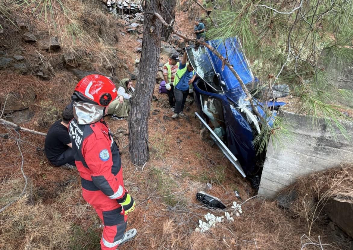 Göcek Tünel Üst Yolunda Trafik Kazası: 1 Kişi Kurtarıldı