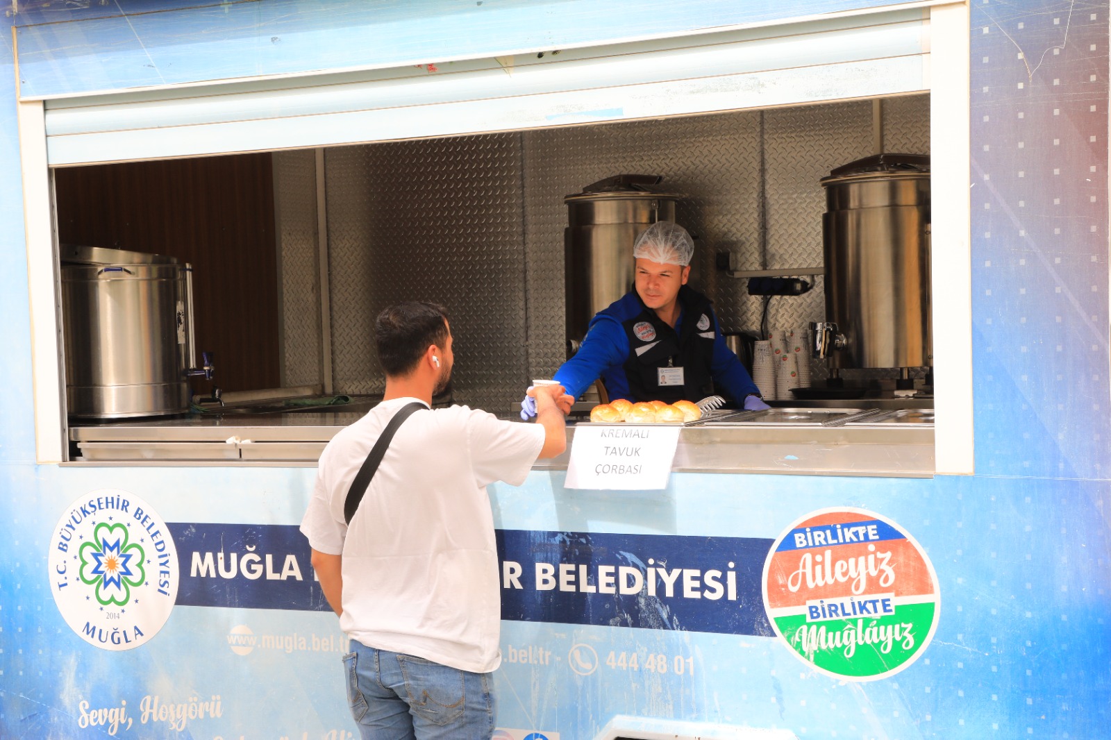 Büyükşehir’in Üniversite Yerleşkesi İçerisinde Çorba İkramı Devam Ediyor