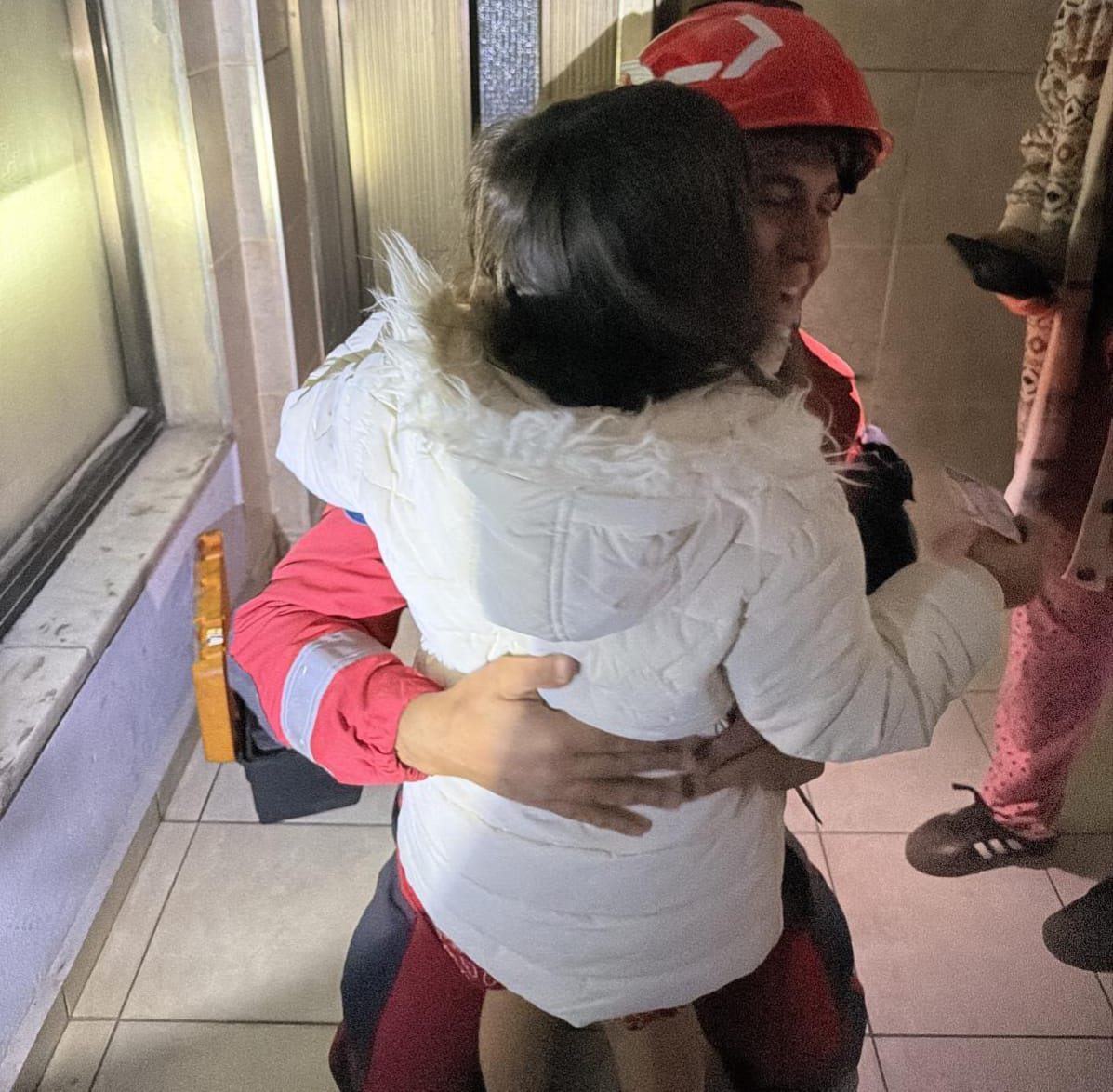 Menteşe’de Asansörde Mahsur Kalan 7 Yaşındaki Çocuk Kurtarıldı