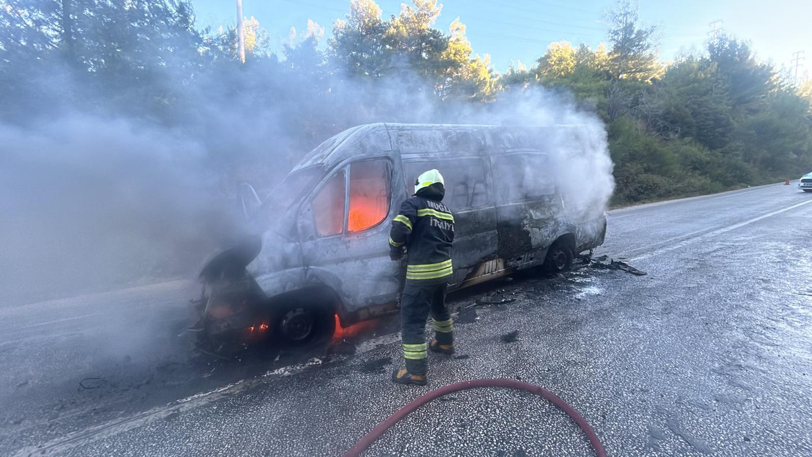 Bodrum’da Okul Servisi Alevlere Teslim Oldu