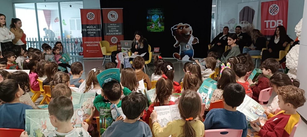 Minikler Diş Sağlığını Eğlenerek Öğrendi