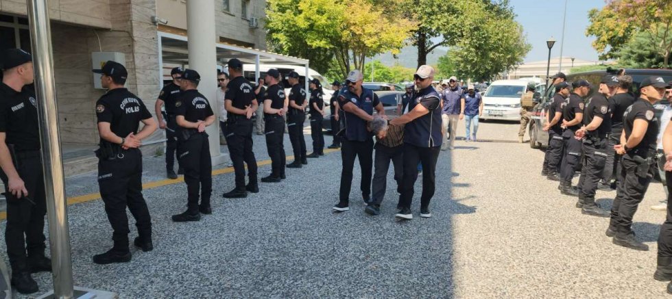 10 Yıldır Firari Olan Burkay Karatepe Adliyeye Sevk Edildi